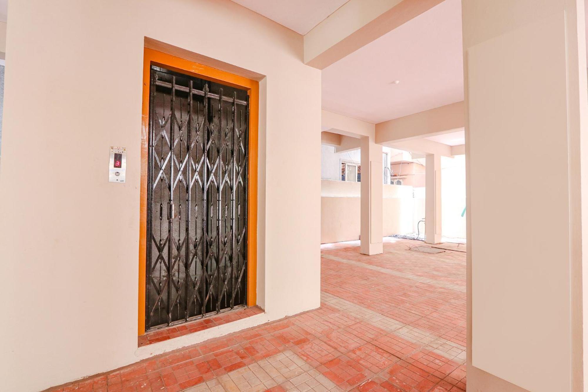 Hotel Fabhotel Prestige Castle - Nr Kims Hospital, Kondapur
