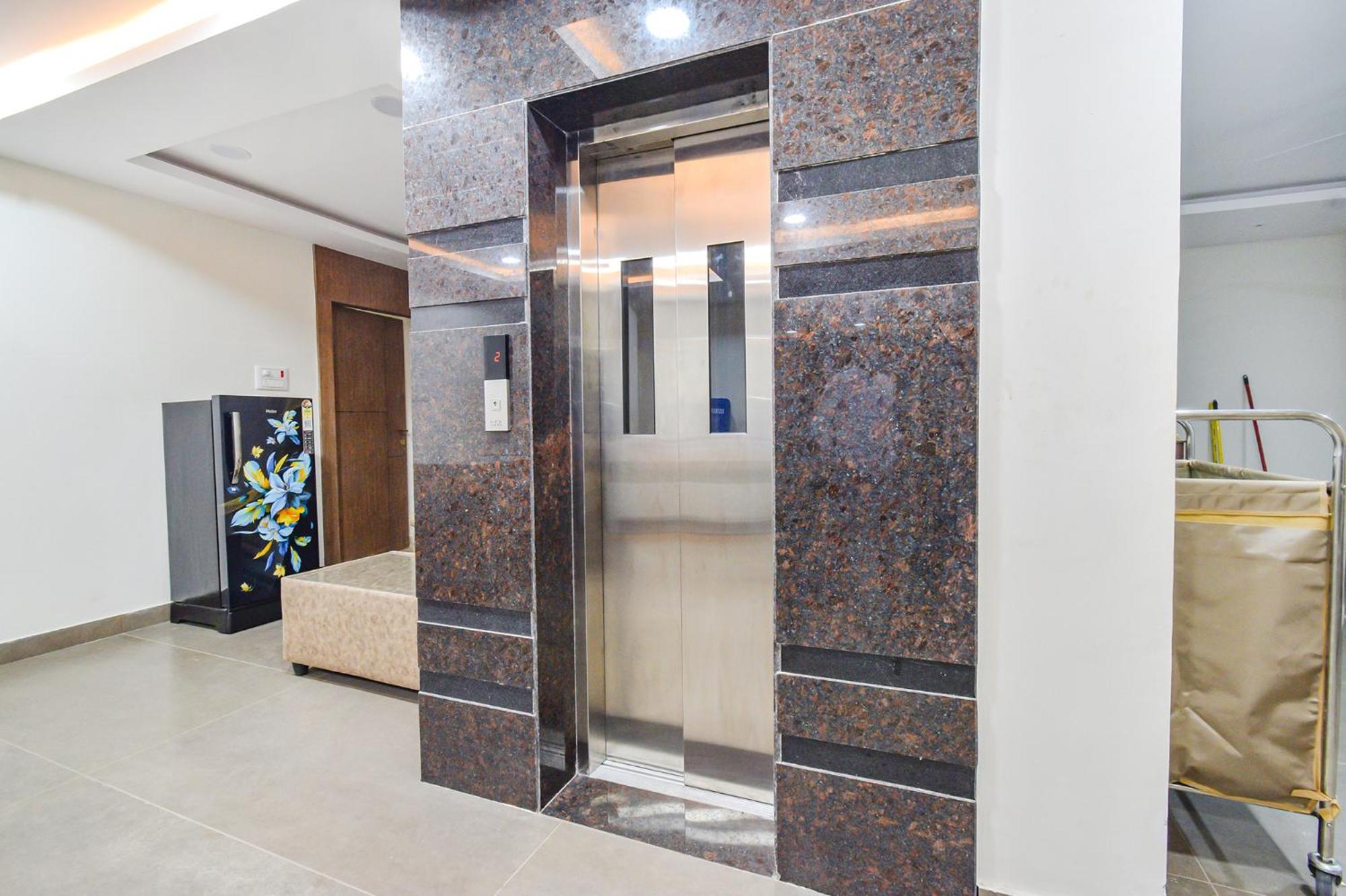 Fabhotel Seri - Nr Kims Hospital, Gachibowli Hyderabad