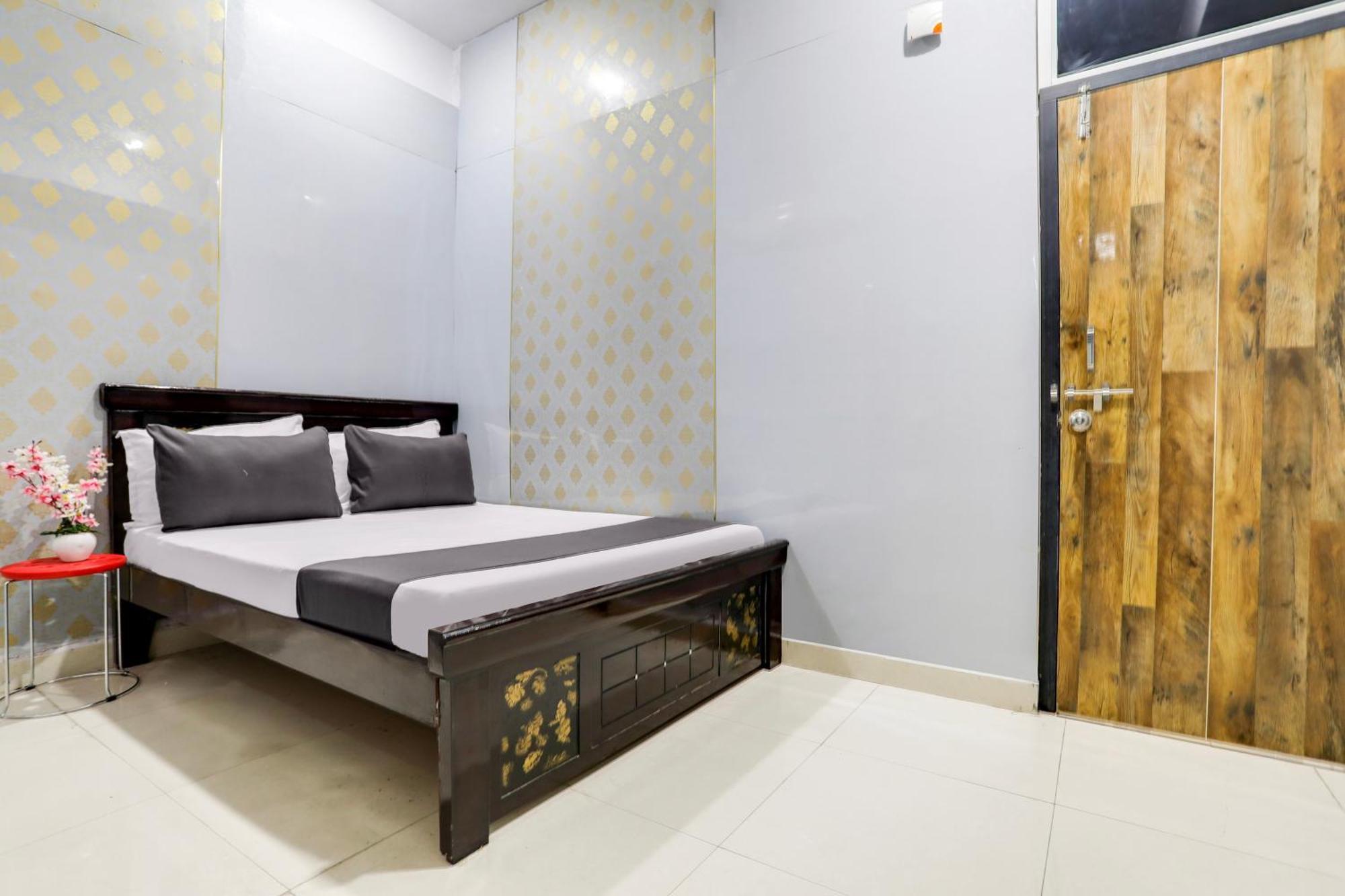 Super O Veduka Banquets & Luxury Hotel
