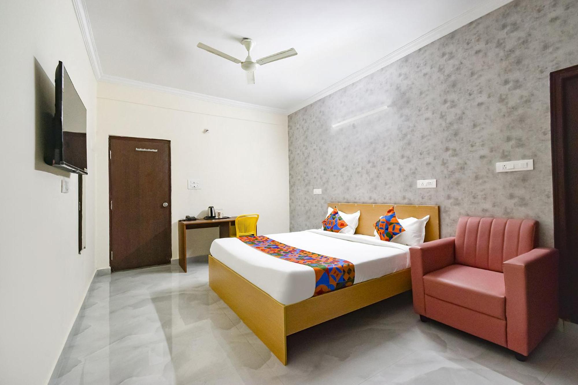 Fabhotel Joy Stayz - Nr Yashoda Hospital, Hitech