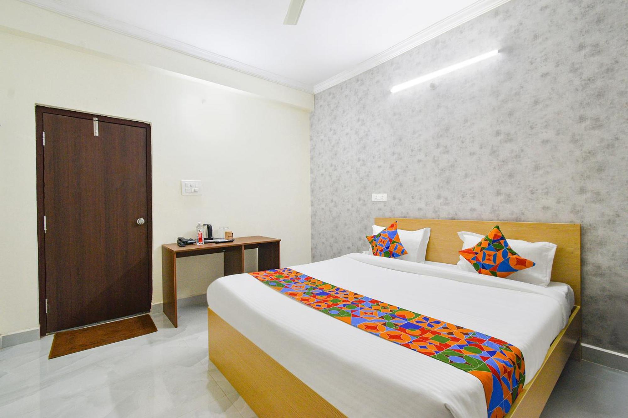 Fabhotel Joy Stayz - Nr Yashoda Hospital, Hitech Hyderabad