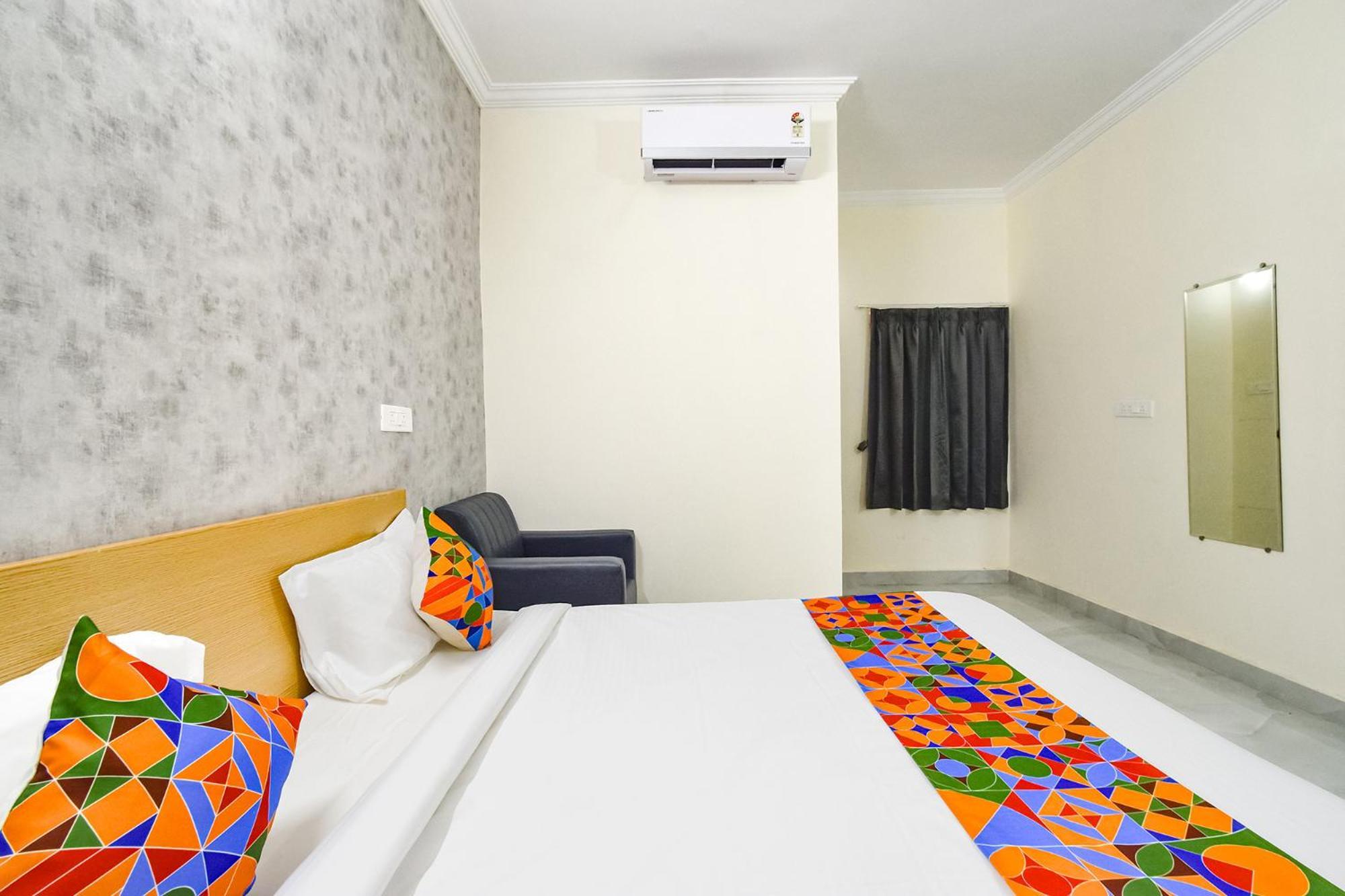 Fabhotel Joy Stayz - Nr Yashoda Hospital, Hitech Hyderabad