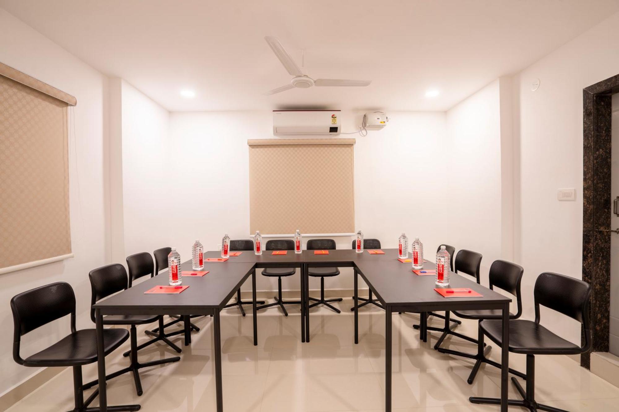Hotel Treebo De Alphabet Gachibowli