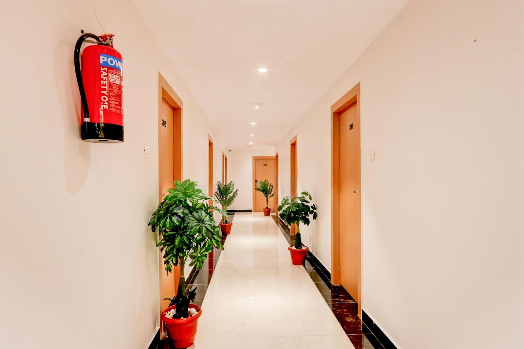 Hotel Super Townhouse Lotus Grand Hyderabad
