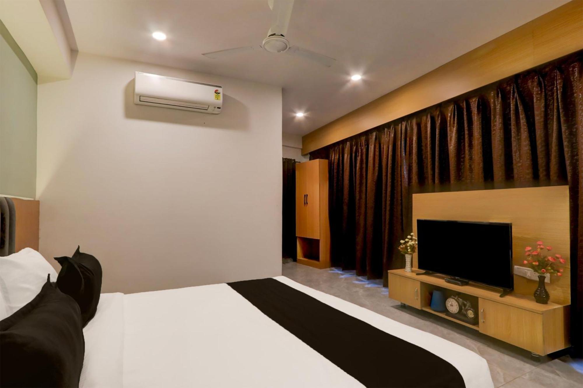 Hotel Super Townhouse Lotus Grand