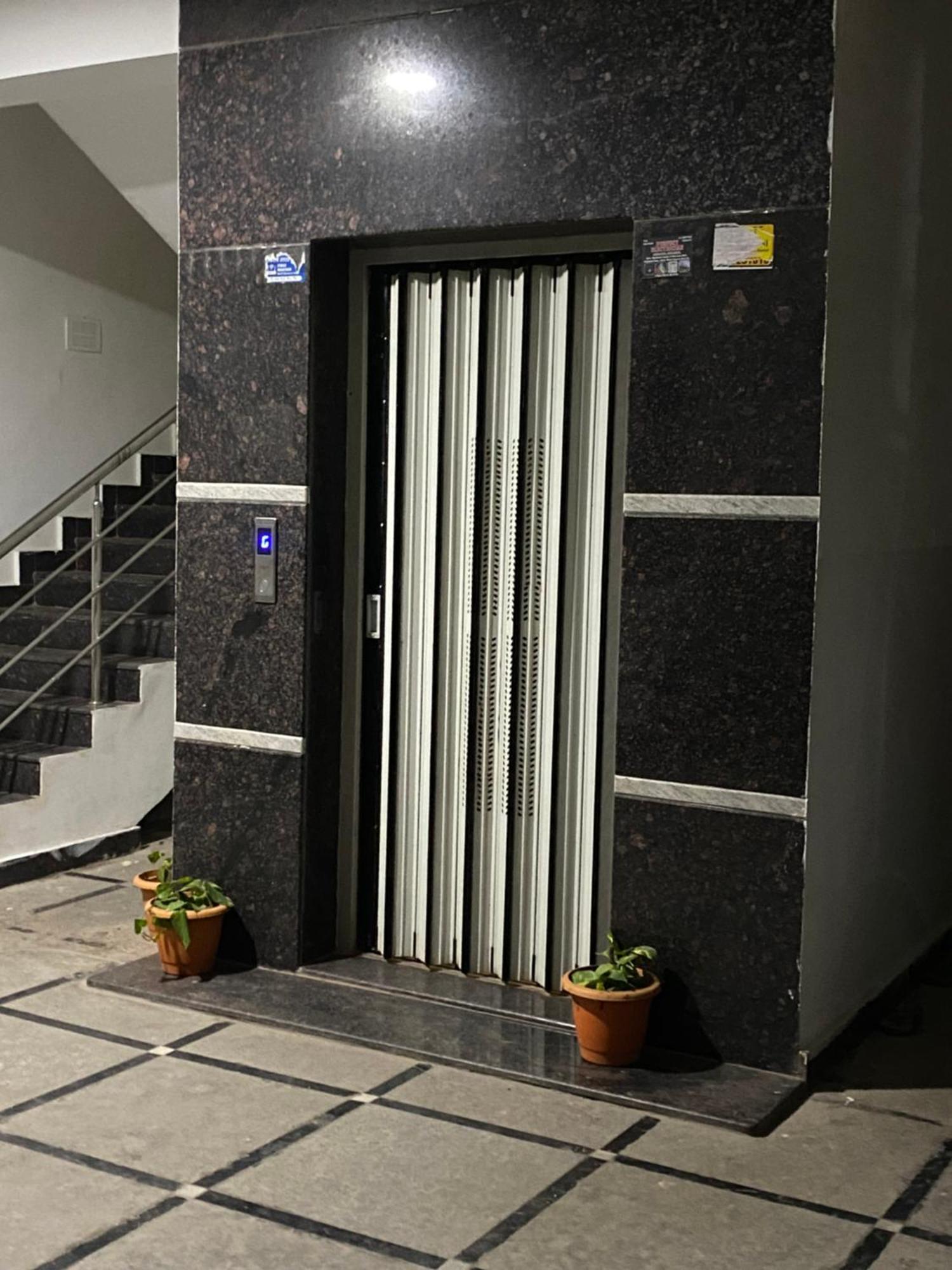 Srt Homely 3bhk With Amenities