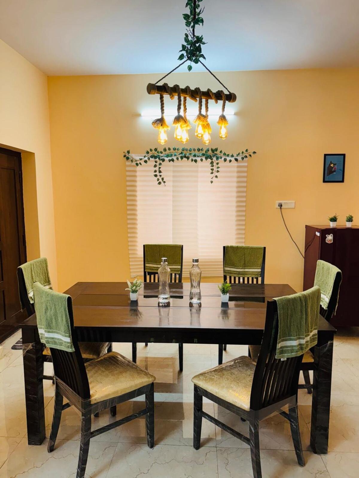Apartment Charter 3bhk Luxurious Flat In Manikonda *