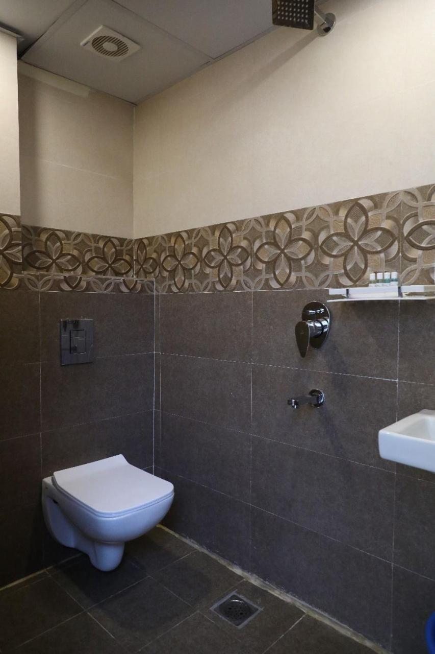 Windsor Plaza Hotel
