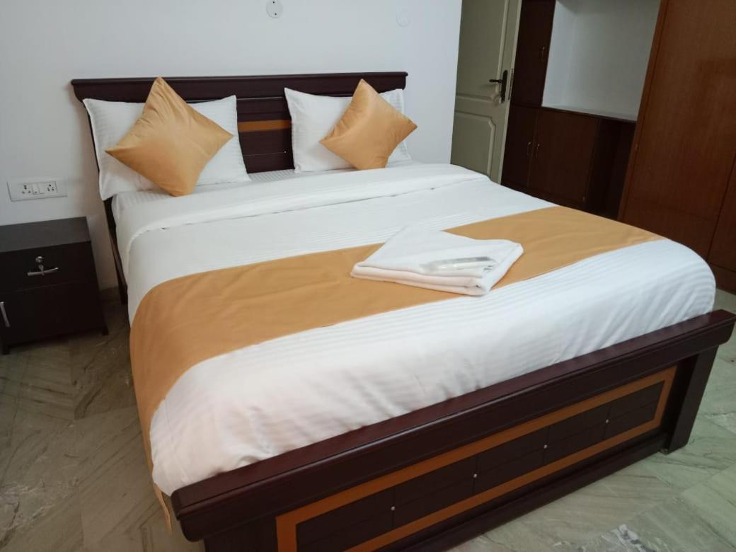 Hotel S V Orchid