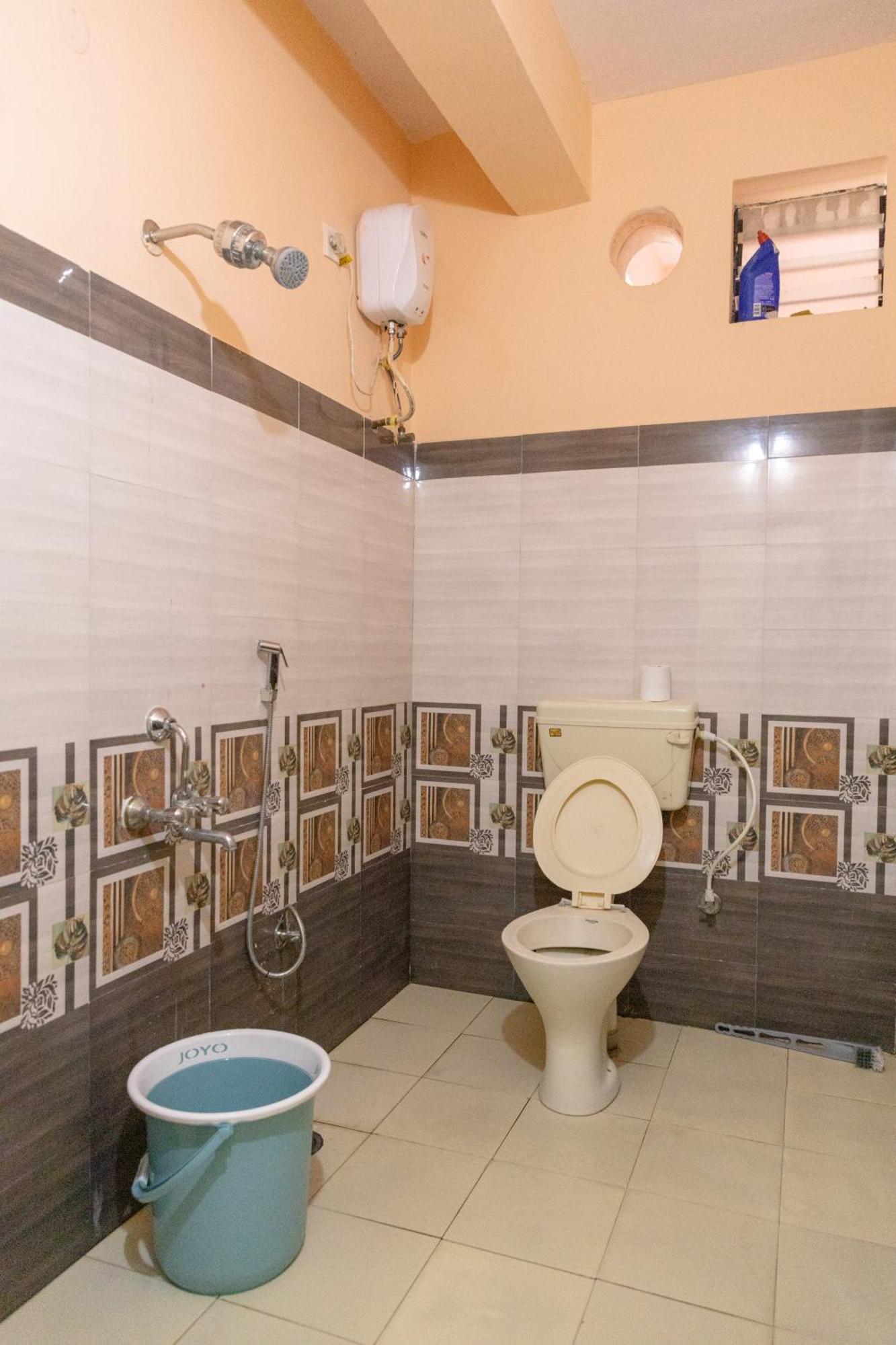 Apartment Charter 3bhk Luxurious Flat In Manikonda Hyderabad