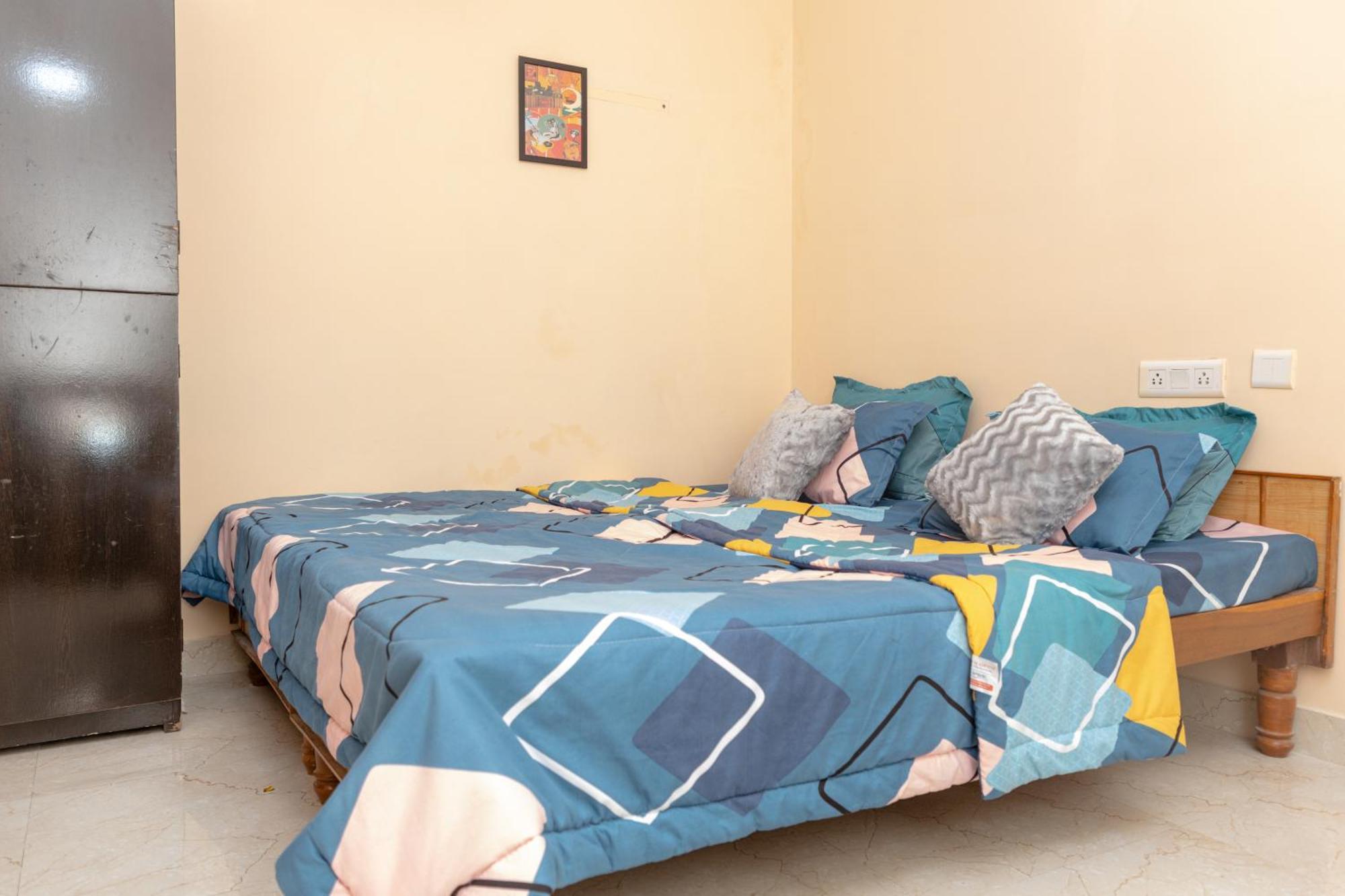Apartment Charter 3bhk Luxurious Flat In Manikonda