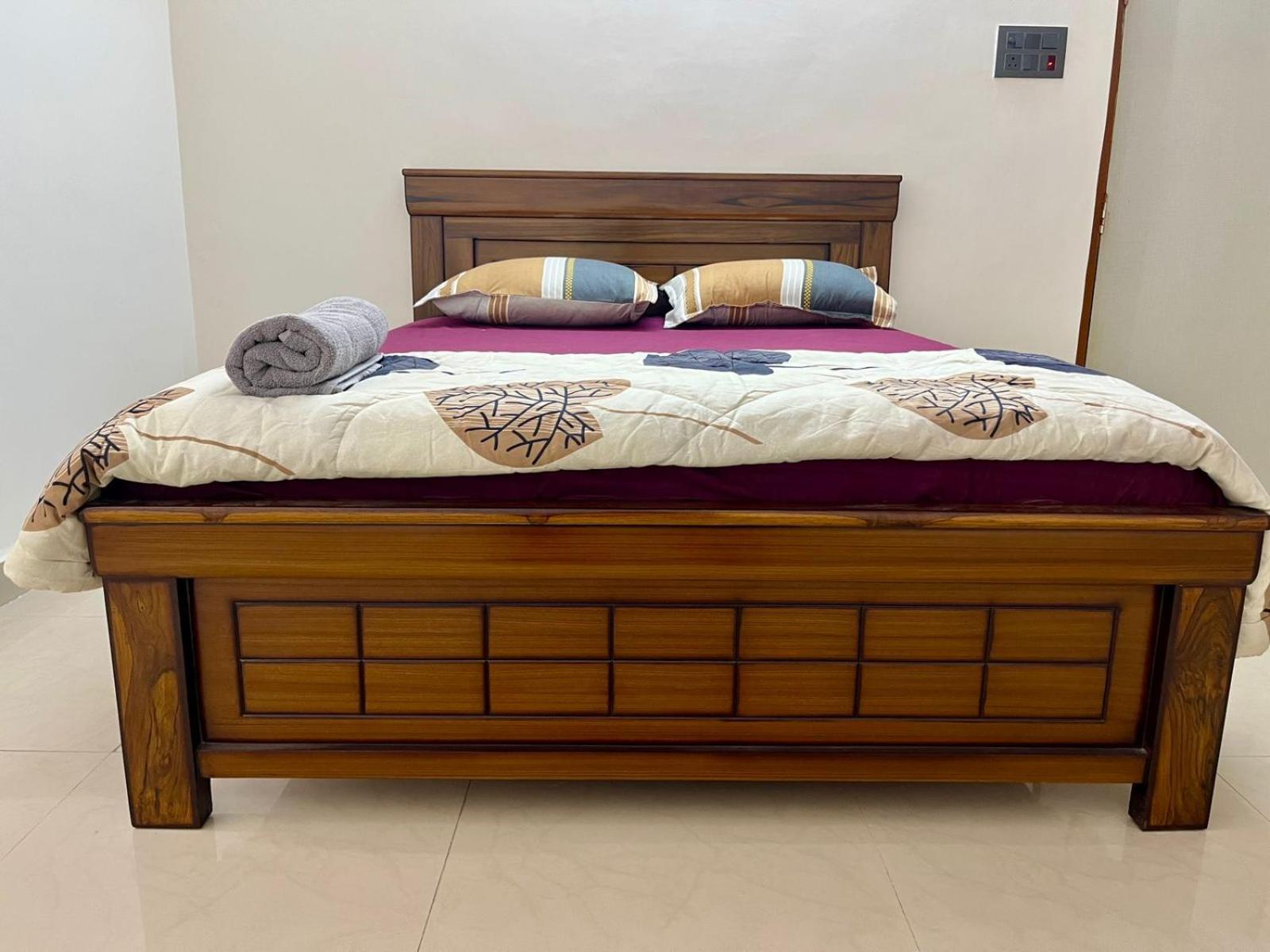Comfy Abode Banjara Hills Road No 1 *