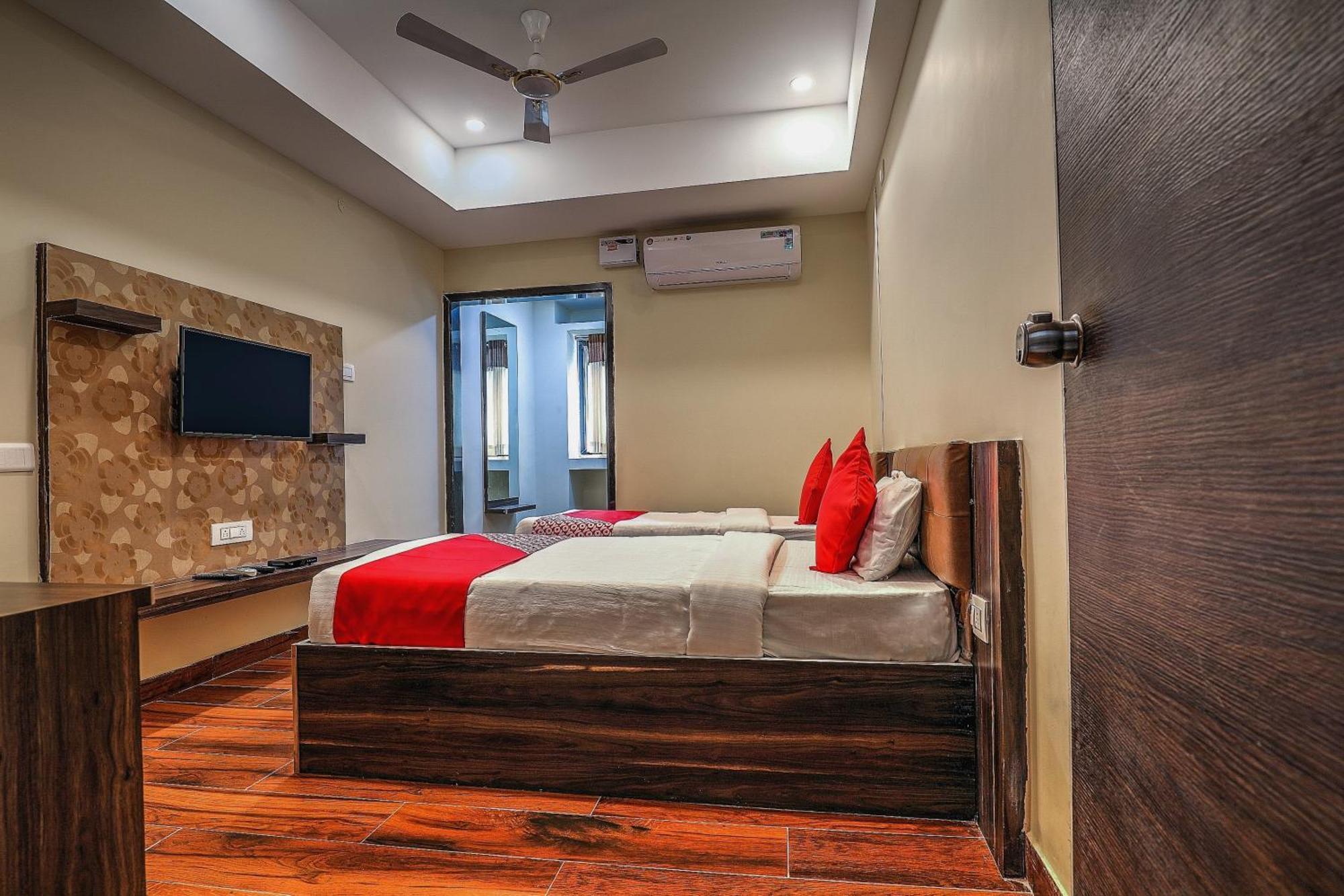 Capital O Sky Grand Hotel 3*
