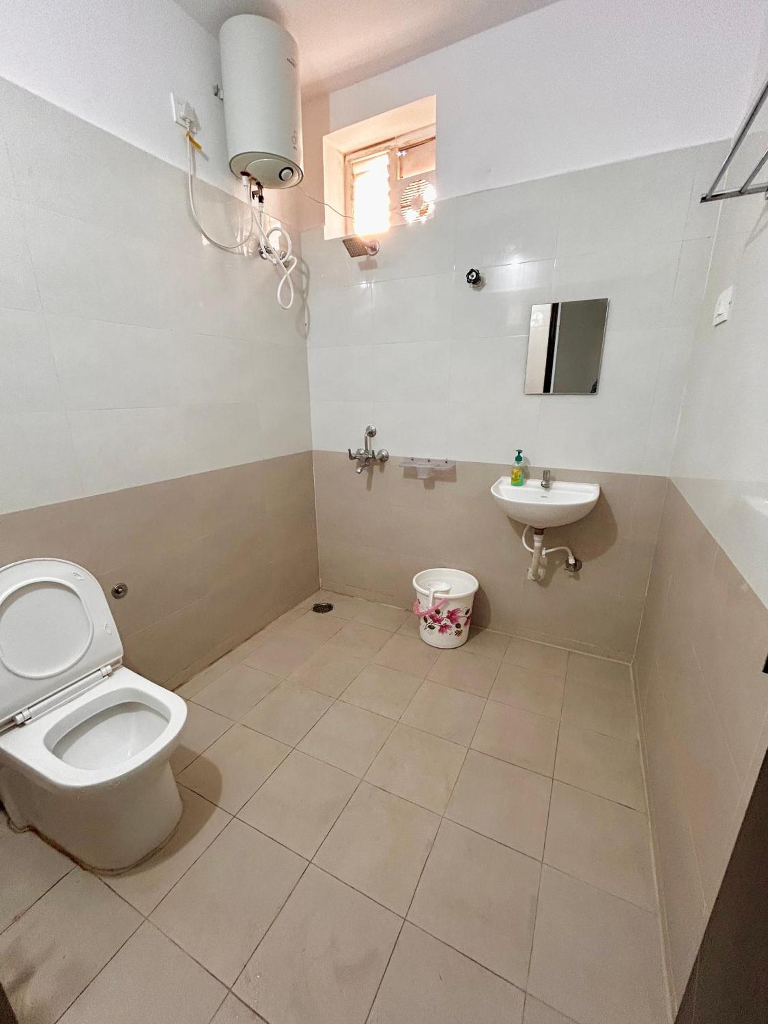 Mee Homes Madhapur Family Fully Furnished 2 Bhk Premium Flats Apartment *