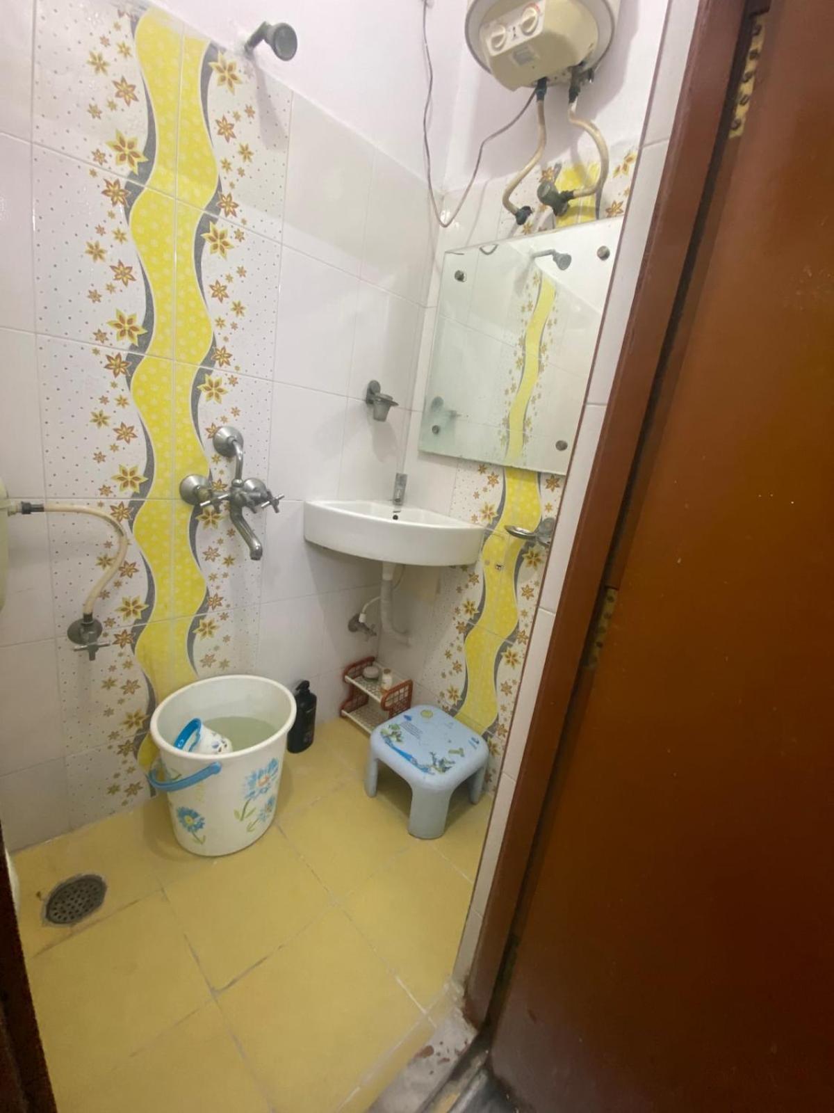 Modern 2bhk Flat With Large Living Dinning And Kitchen * Hyderabad