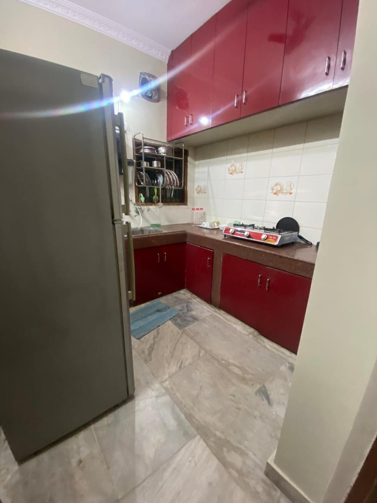 Apartment Modern 2bhk Flat With Large Living Dinning And Kitchen *