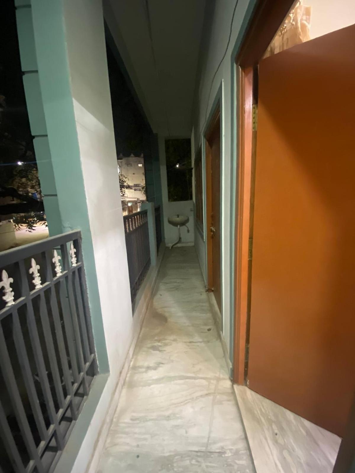 Modern 2bhk Flat With Large Living Dinning And Kitchen Apartment *