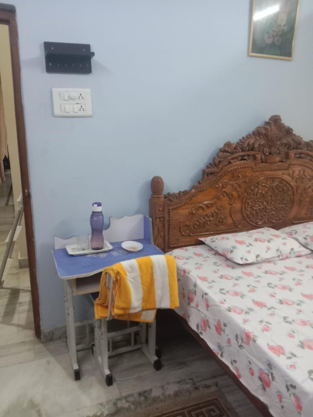 Modern 2bhk Flat With Large Living Dinning And Kitchen Apartment