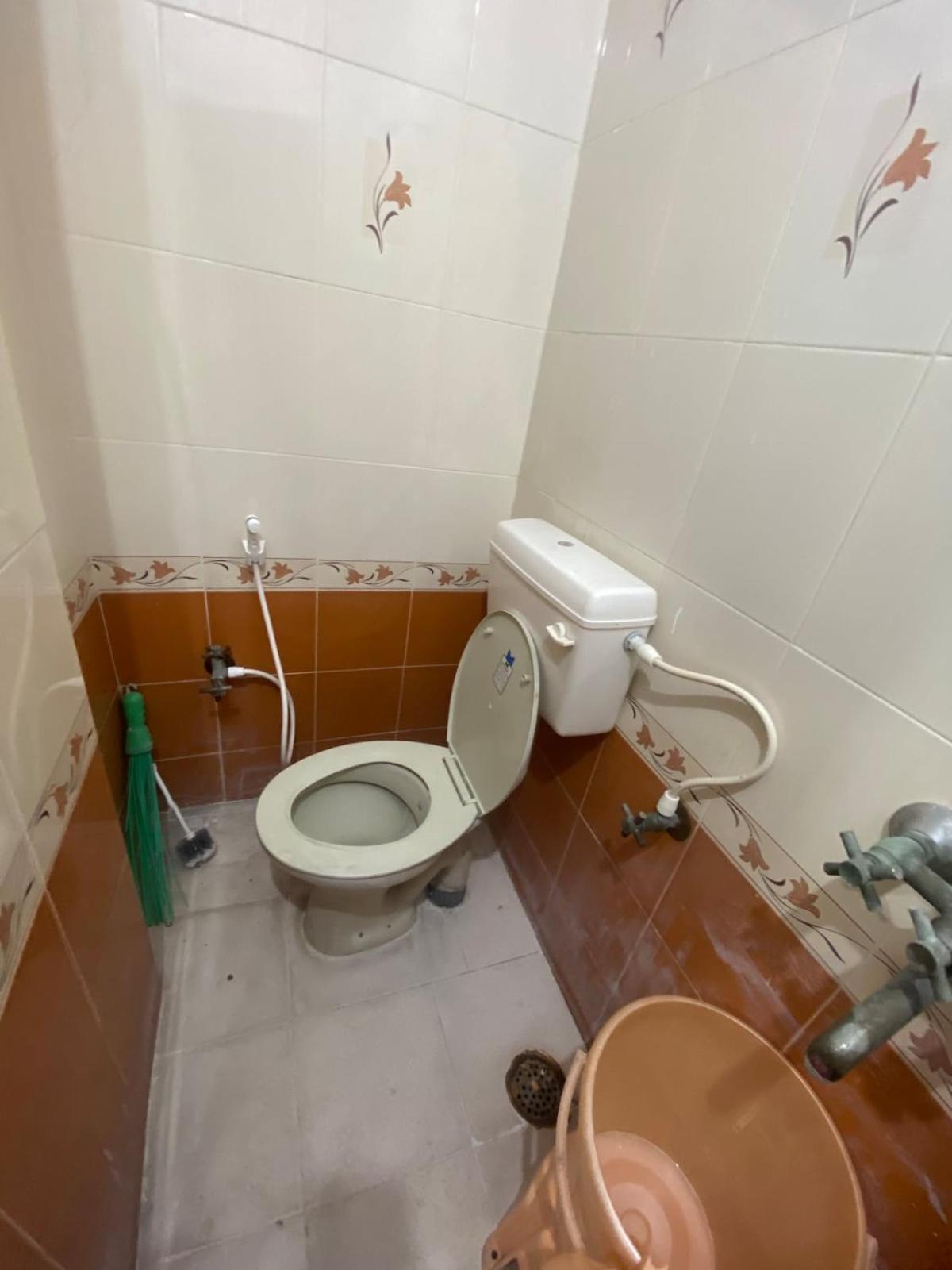 Modern 2bhk Flat With Large Living Dinning And Kitchen Apartment Hyderabad