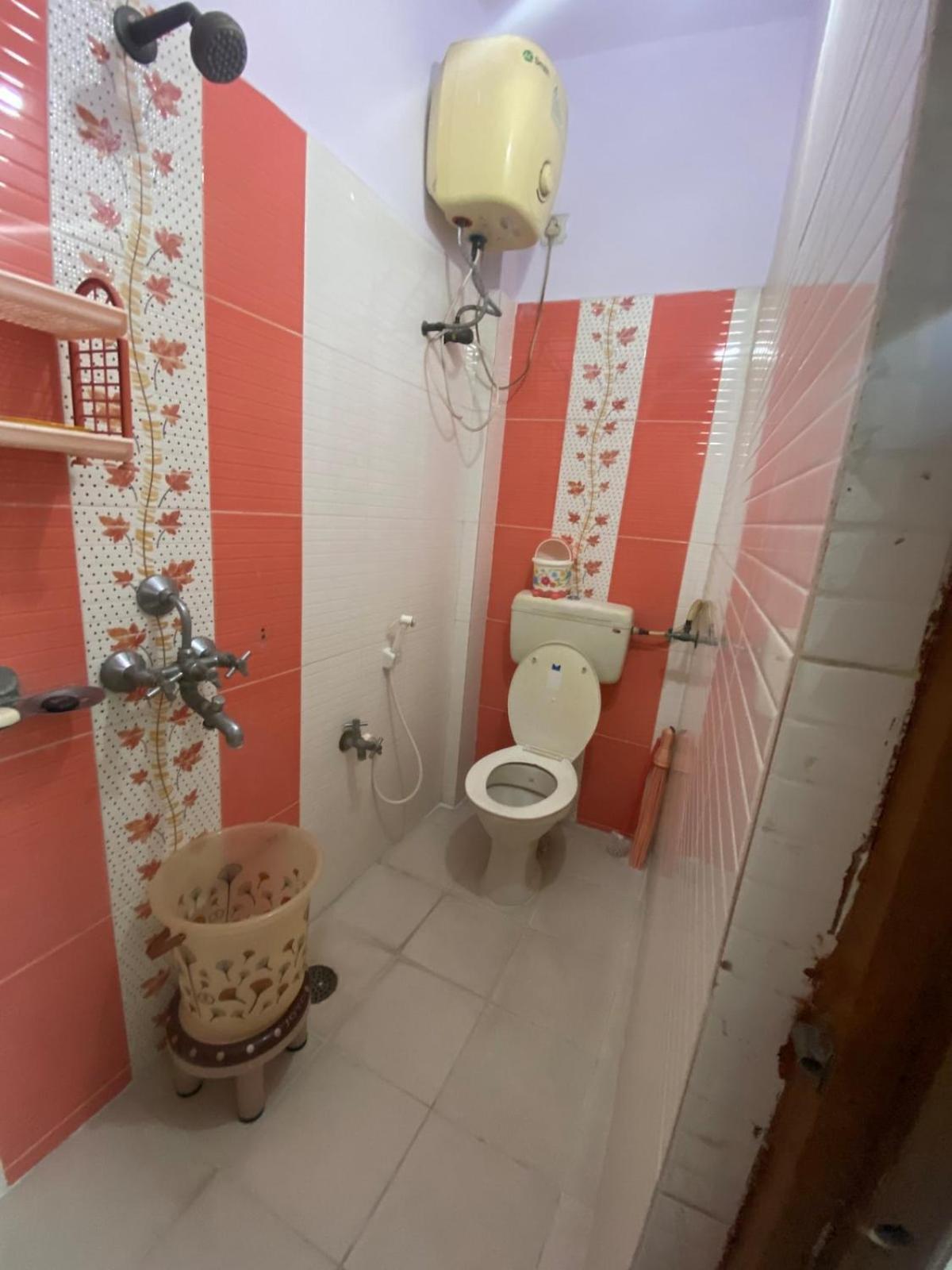 Apartment Modern 2bhk Flat With Large Living Dinning And Kitchen Hyderabad
