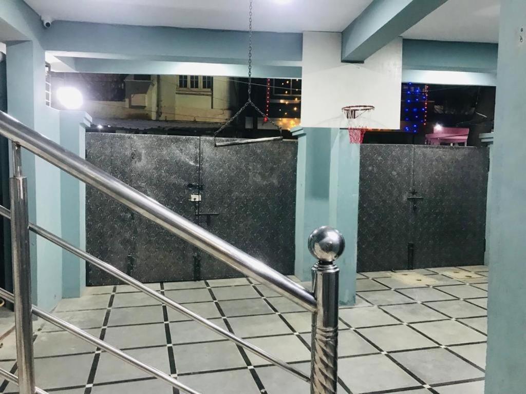 Modern 2bhk Flat With Large Living Dinning And Kitchen * Hyderabad