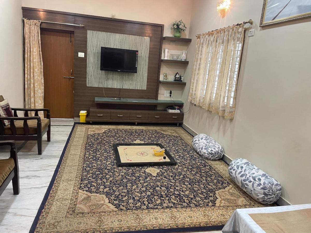 Apartment Modern 2bhk Flat With Large Living Dinning And Kitchen