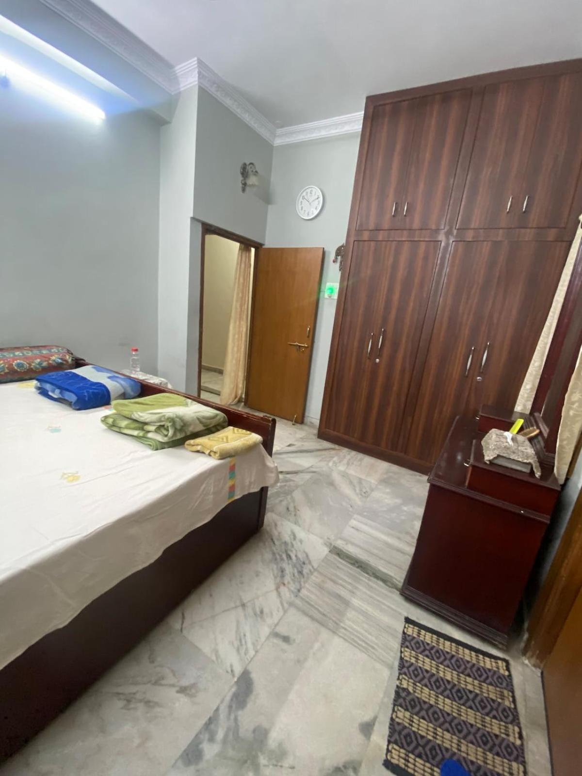 Modern 2bhk Flat With Large Living Dinning And Kitchen *