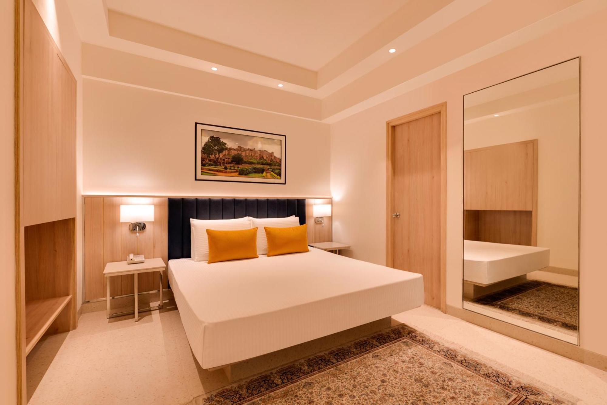 Lemon Tree Premier Hitec Hotel 5*