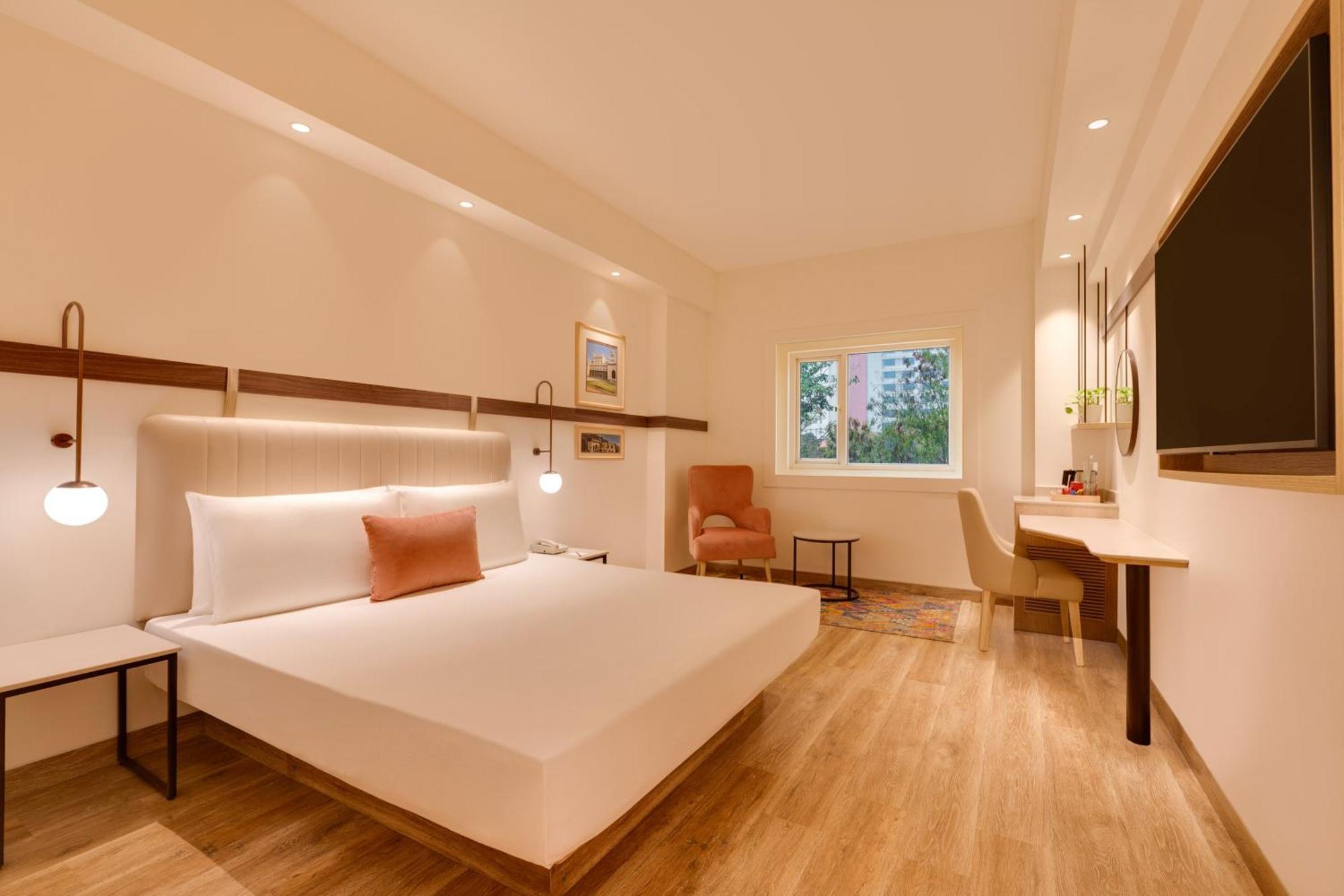Red Fox By Lemon Tree Hotels, 3*