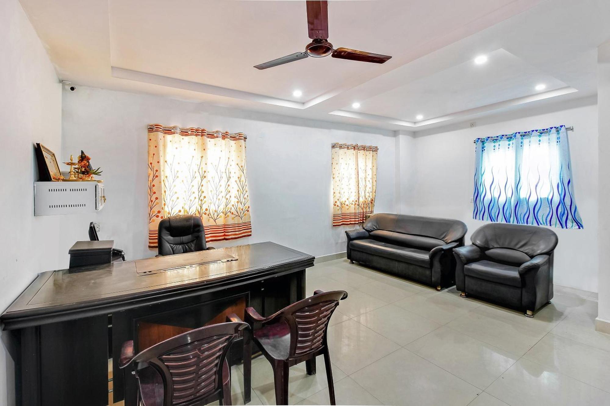 Super O Golden Hive Madhapur Near Shilparamam Hotel