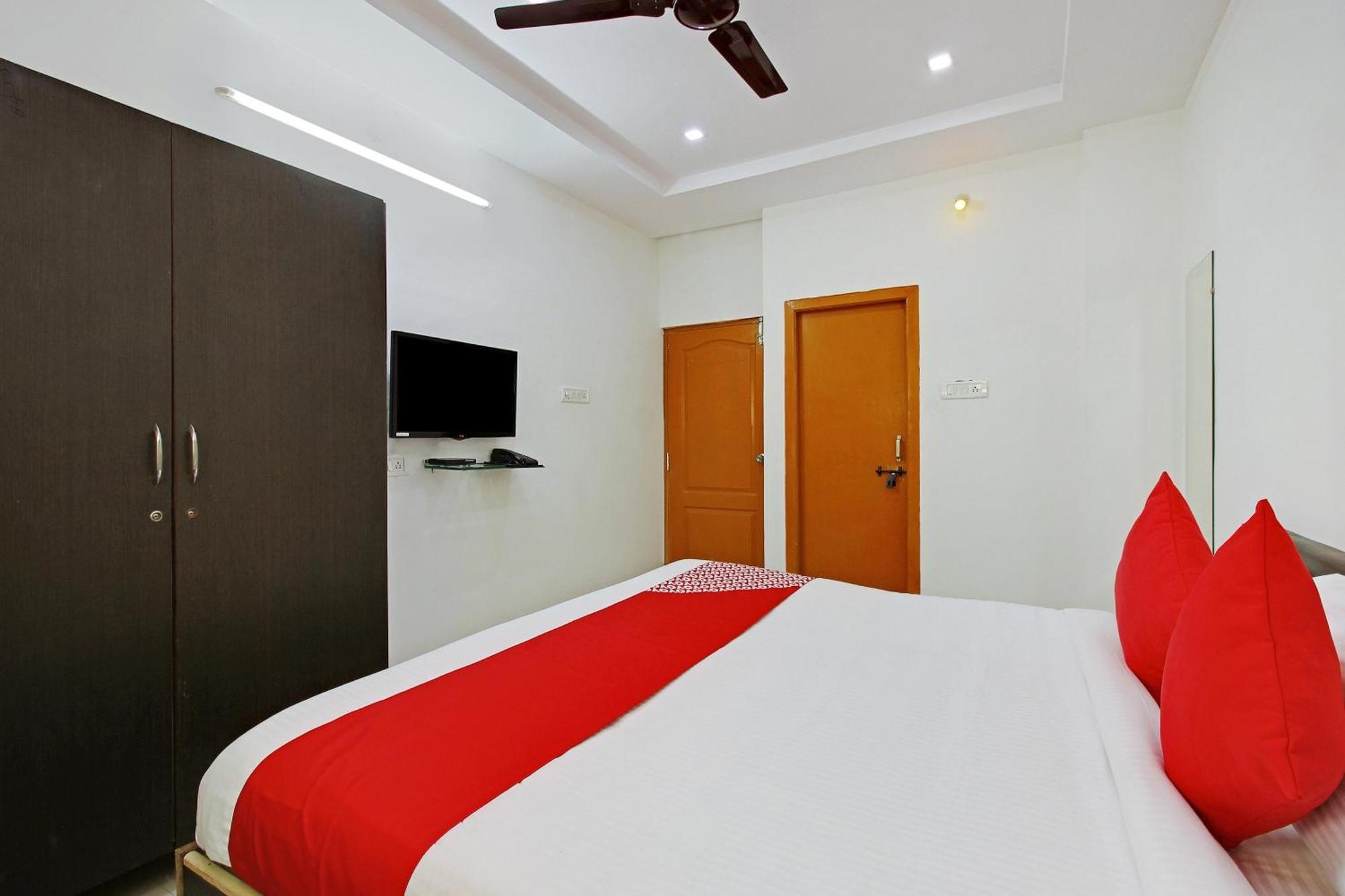 Super O Golden Hive Madhapur Near Shilparamam Hotel