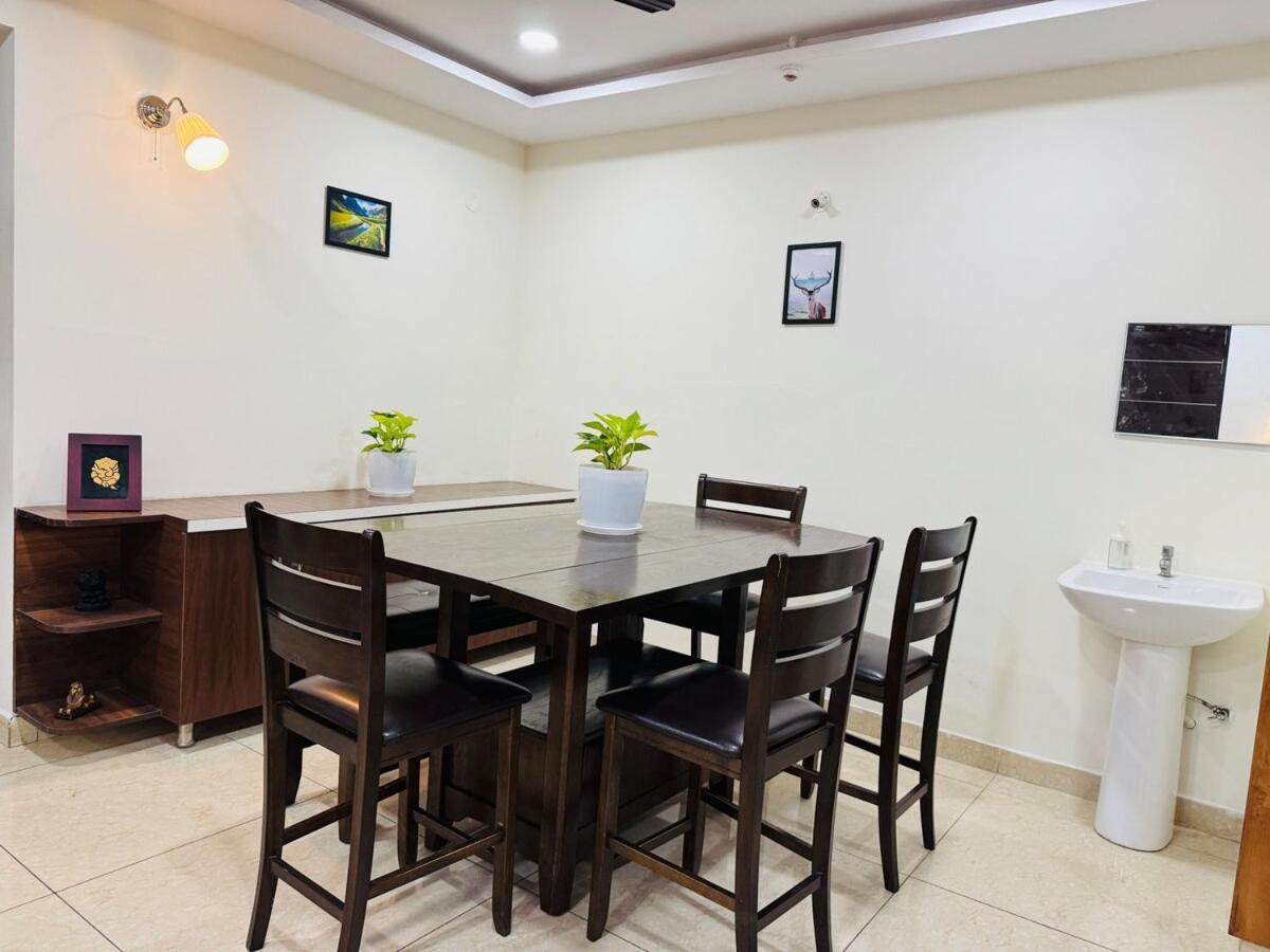 Modern Luxurious Sky 3bhk Nanakramguda Apartment *
