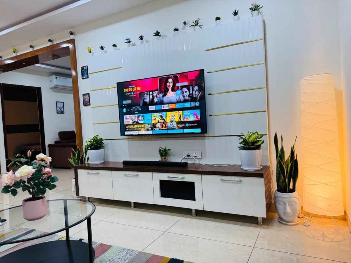 Modern Luxurious Sky 3bhk Nanakramguda * Hyderabad