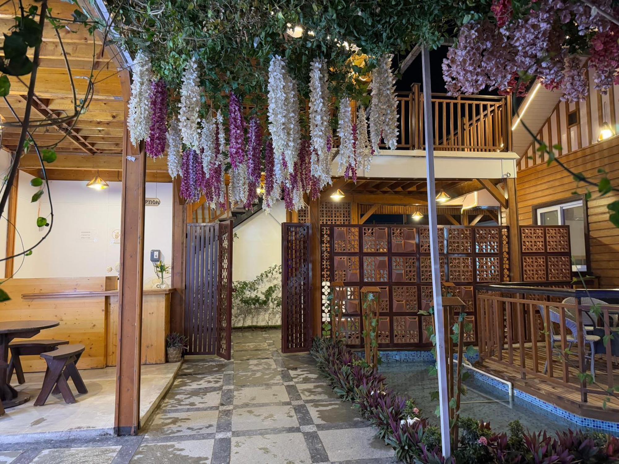 Bed & Breakfast Lepino And Cafe