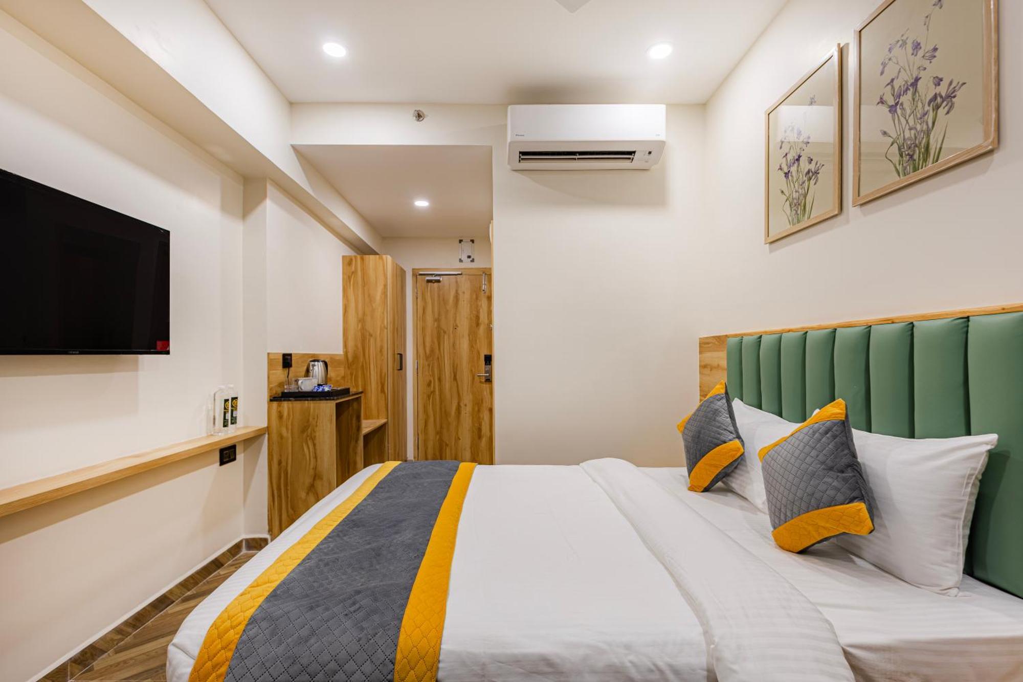Lemonridge Kphb Hotel Hyderabad