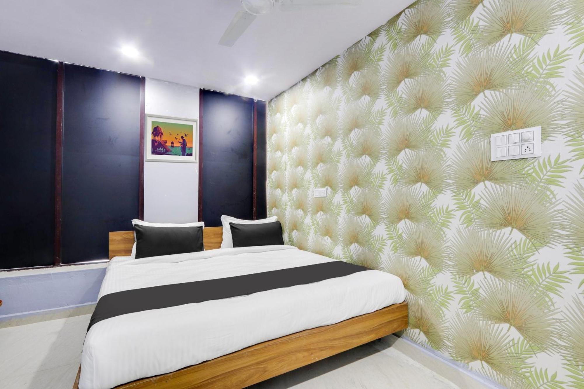 O Sri Mnr Grand Luxury