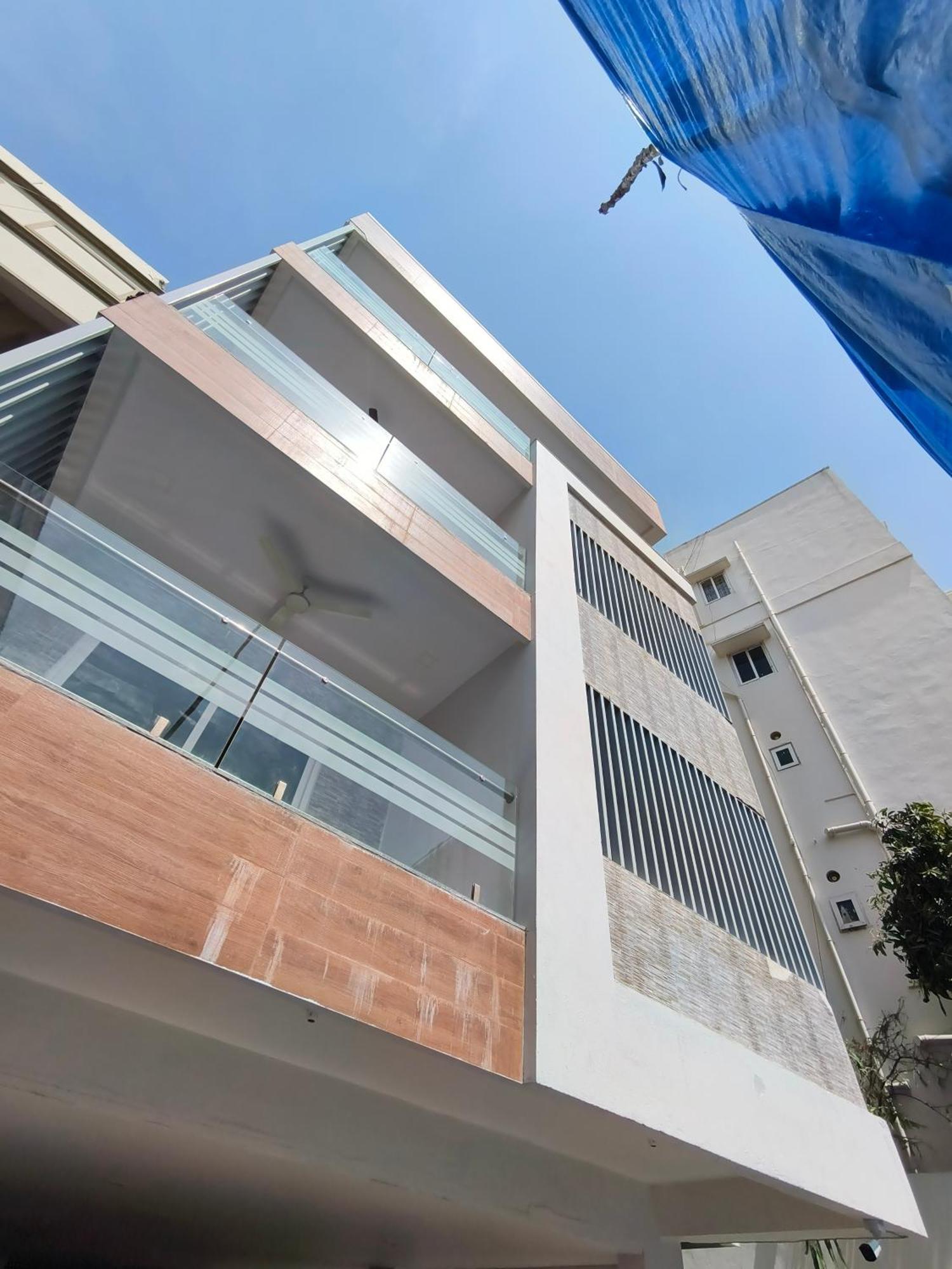 Ultra-modern Fullt Furnished 2bhk Near Jntu Metro - Launched Just Now Villa