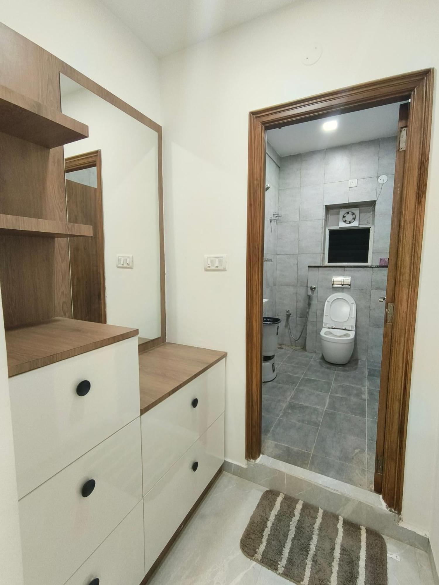 Ultra-modern Fullt Furnished 2bhk Near Jntu Metro - Launched Just Now Villa Hyderabad