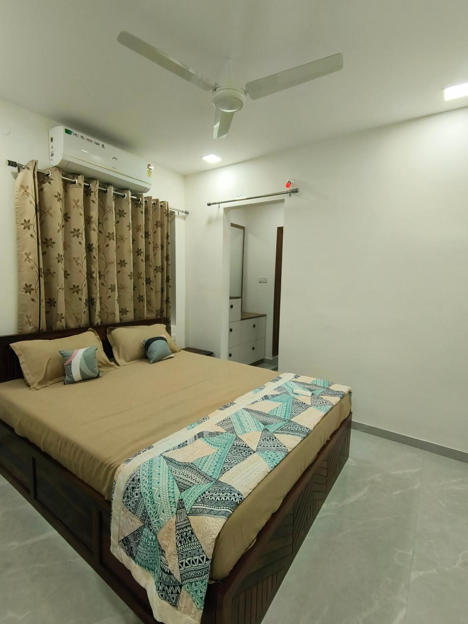Ultra-modern Fullt Furnished 2bhk Near Jntu Metro - Launched Just Now Villa