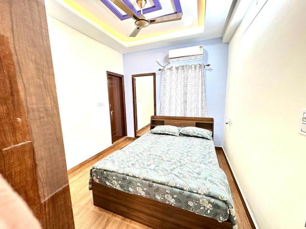 Servostay Kphb Phase 15 New Stunning 3 Bhk - 5th Floor With Private Parking *