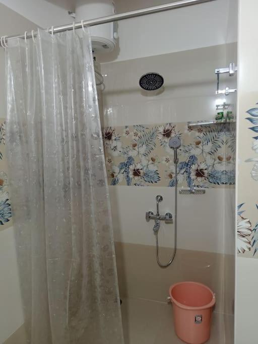 Servostay Kphb Phase 15 New Stunning 3 Bhk - 5th Floor With Private Parking *