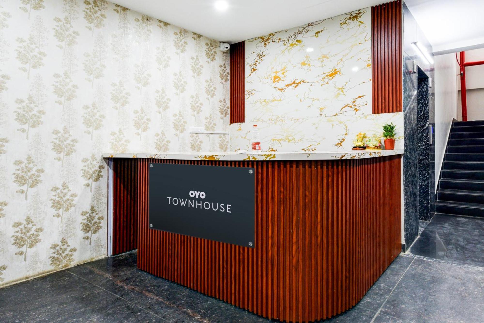 Hotel Fabhotel Unnam