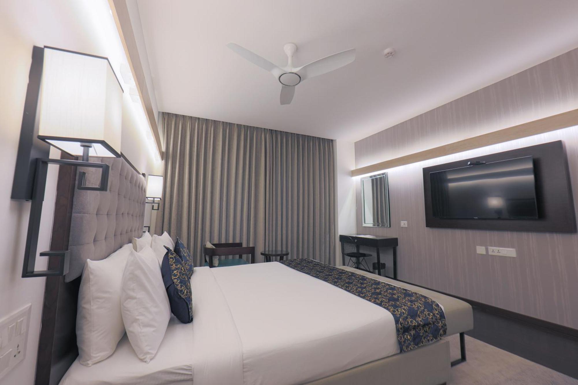 Deccan Serai Grande, Gachibowli, Hotel Hyderabad