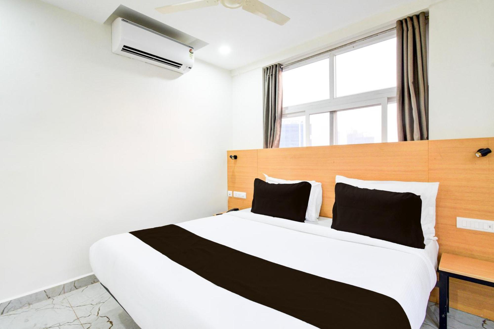 Hotel Fabhotel Unnam
