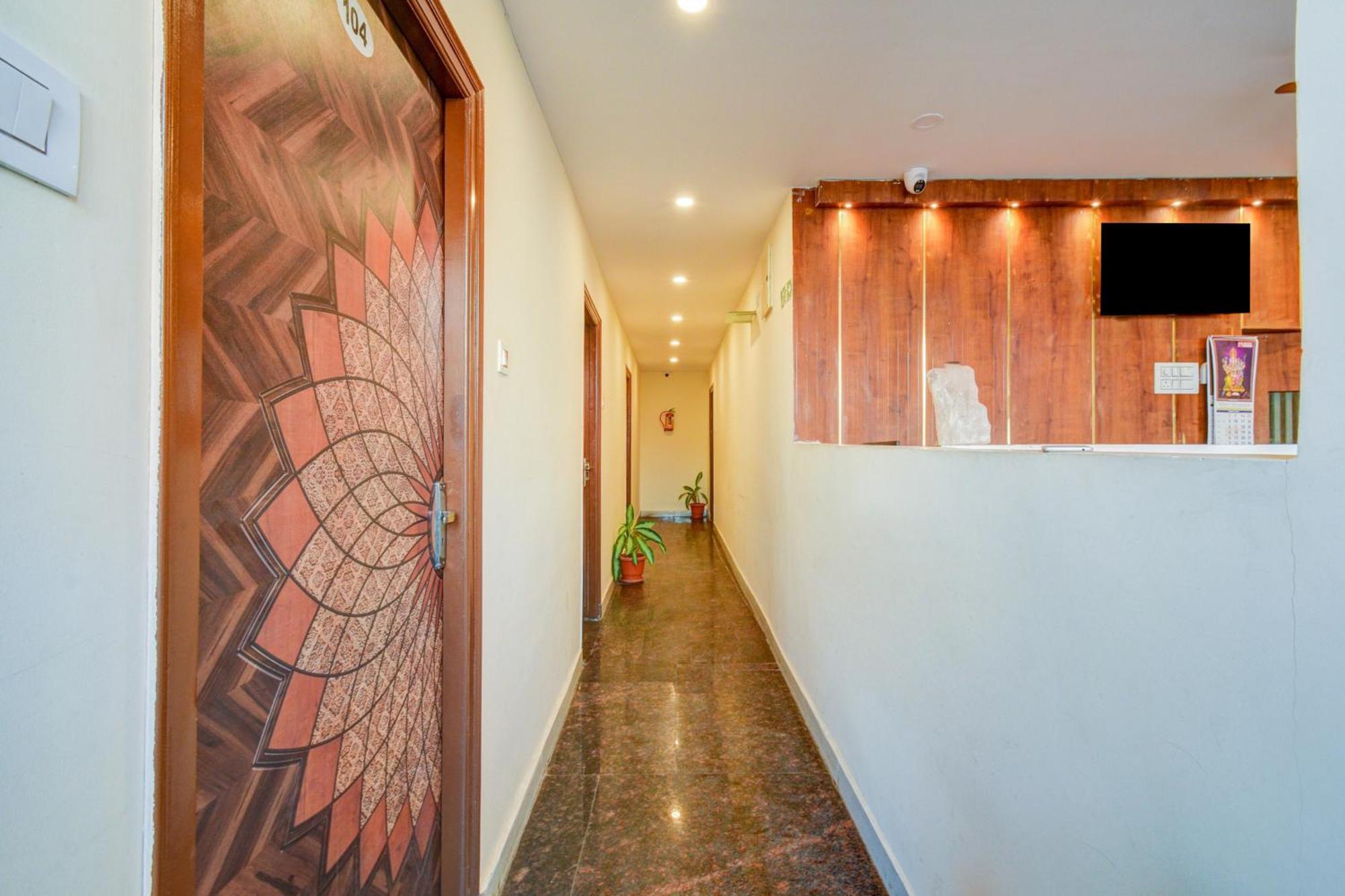 Super O Neredmet Road Hotel
