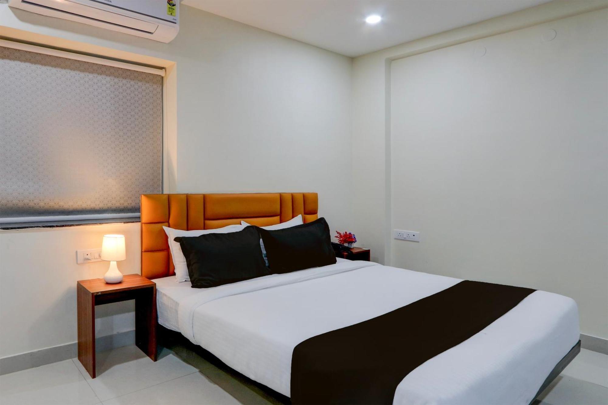 Super Townhouse The Cinco Bliss Near Ikea, Wells Forgo, Kims, Care Hospitals Hotel