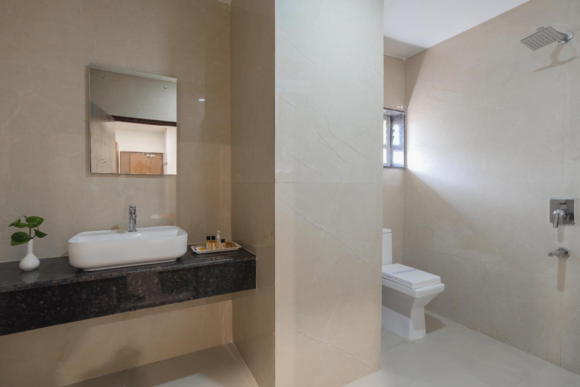 Kinara Grand Hotel