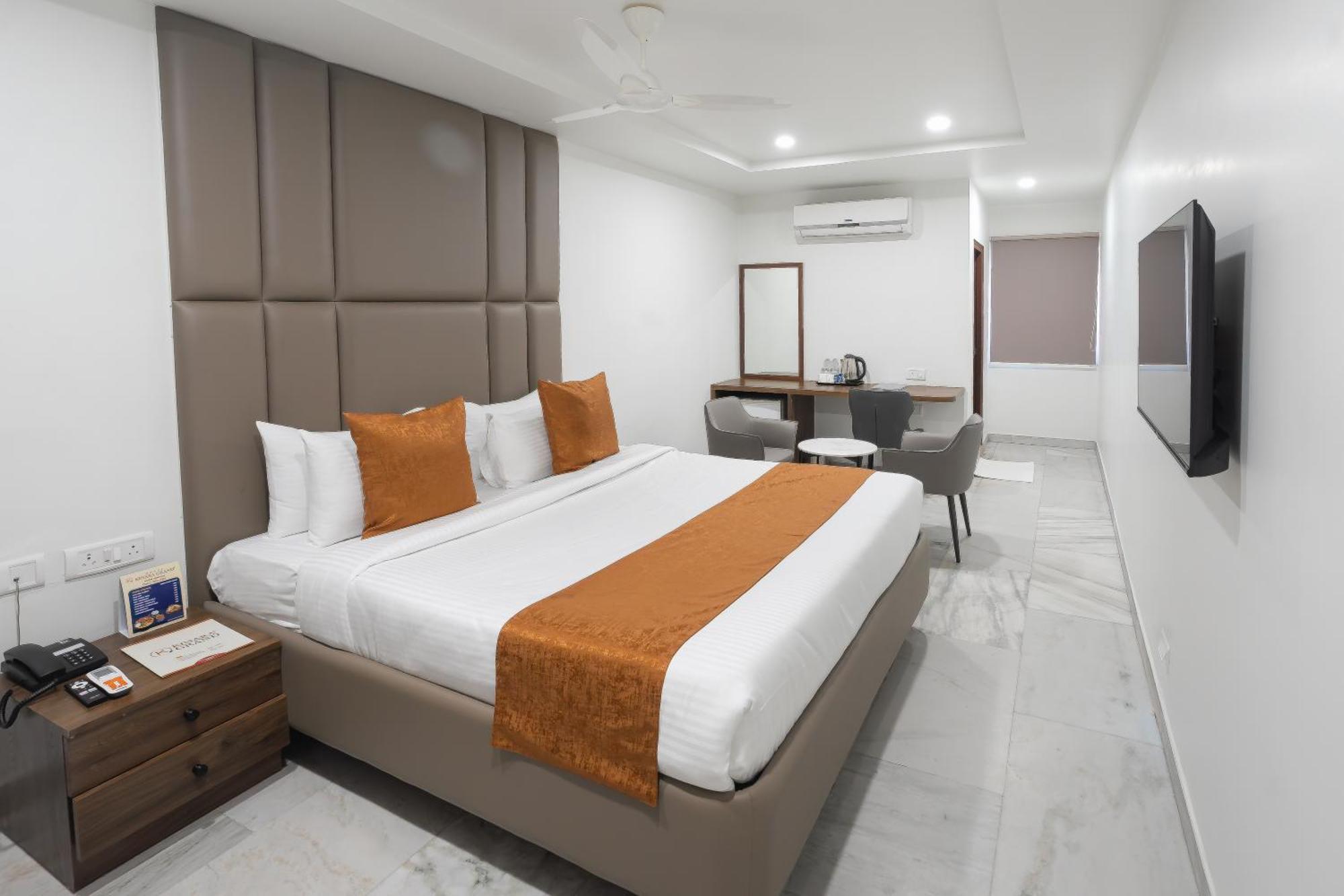 Hotel Kinara Grand