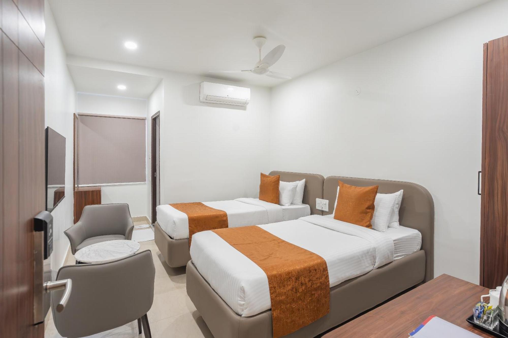 Kinara Grand Hotel