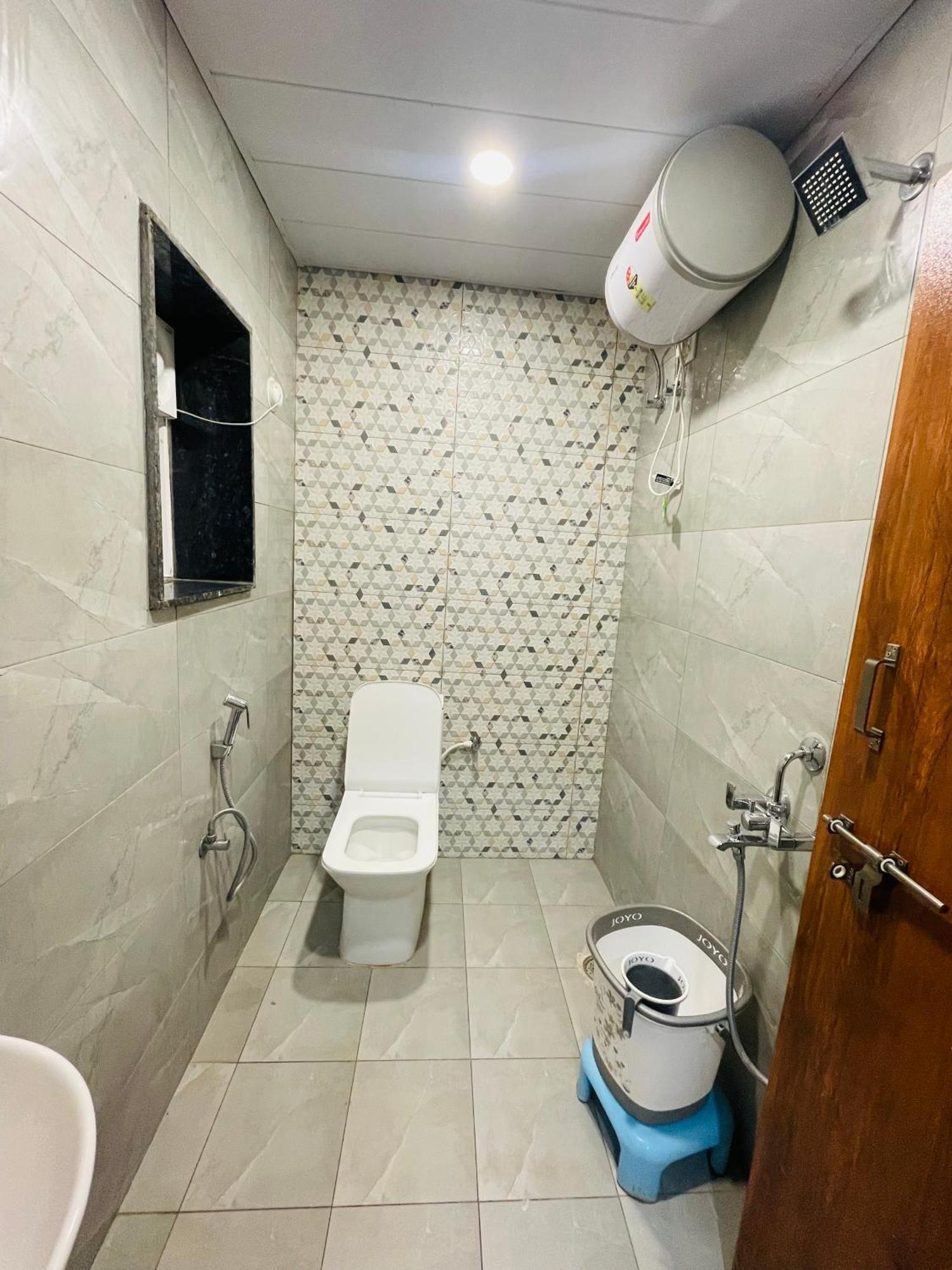 Noah Suits-2bhk Nearusconsulate *